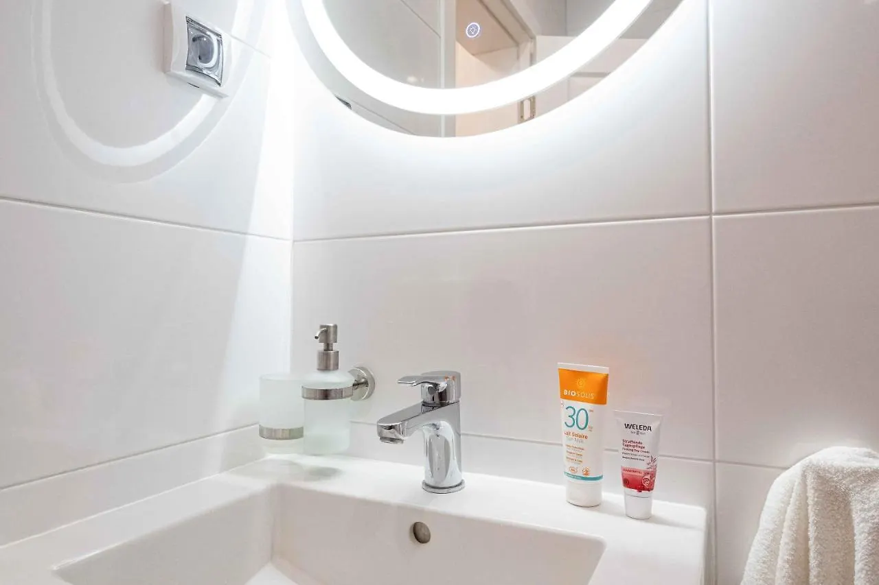 Central Deluxe Apartment Burgas City