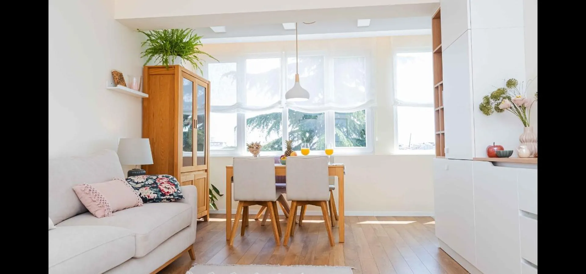 Central Deluxe Apartment Burgas City